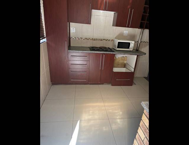 2 BEDROOM HOUSE RENTED IN UMLAZI P